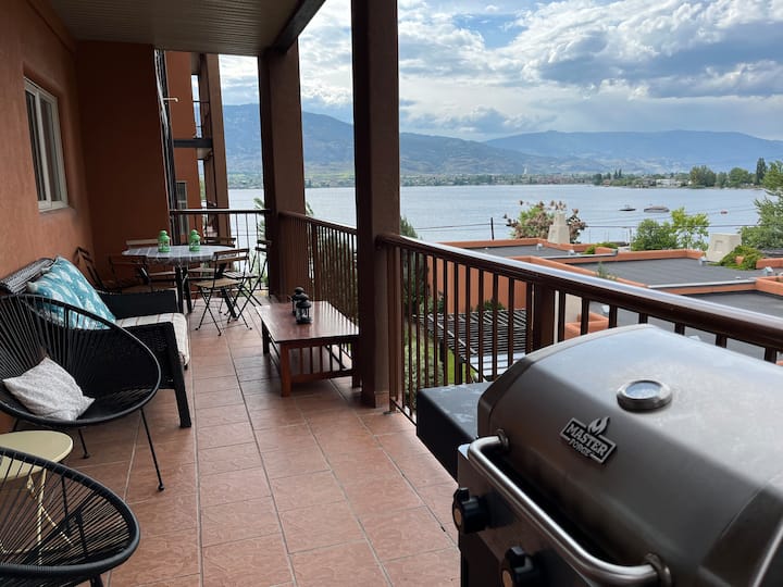 Large Lakefront 3 Bed Condo With Gorgeous Views - Osoyoos