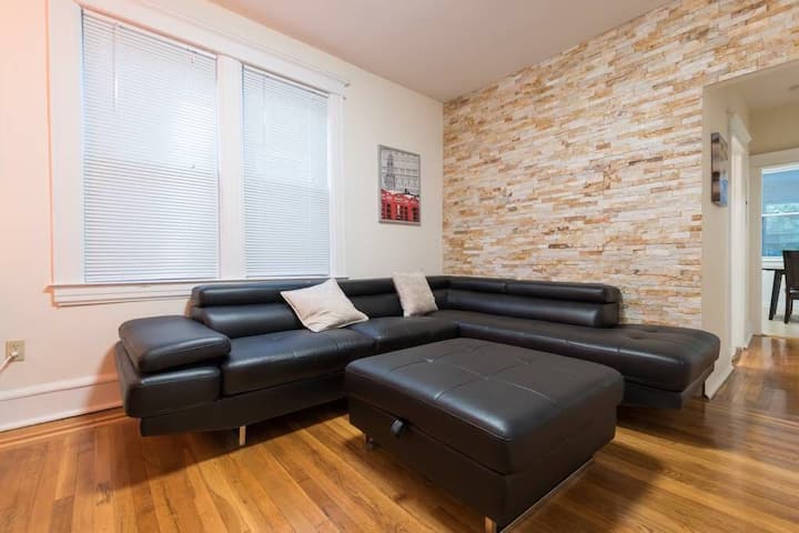 Gorgeous  3+ Bedroom House  10mins Bus Ride To Nyc - Barclays Center
