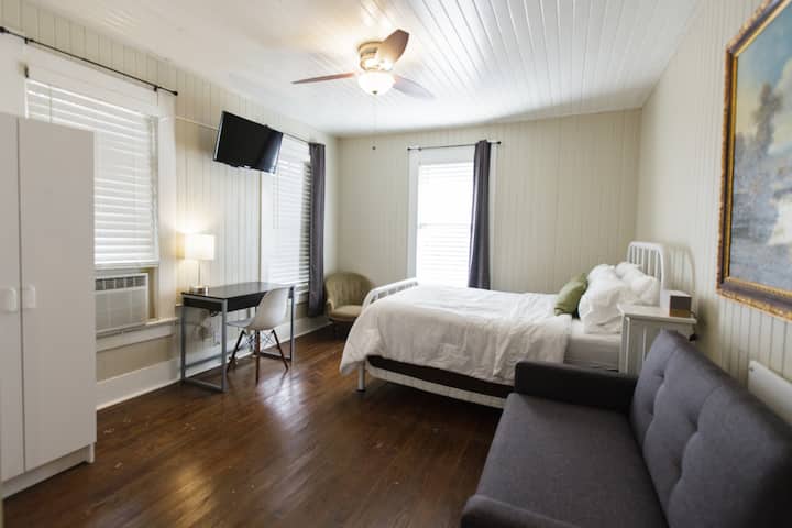 Pool Cottage In Historic Old Town Beaumont - ボーモント, TX