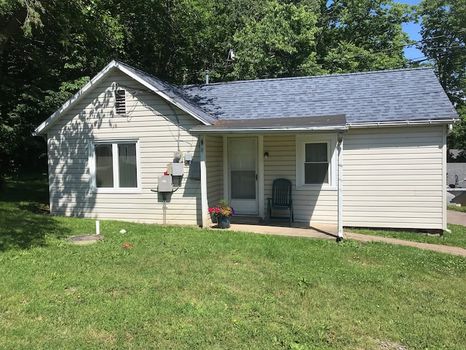 African Safari Wildlife Park, Port Clinton airbnb, hotels and vacation