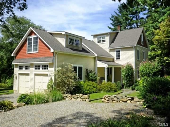 Bright Stylish Chic 4br 4ba Home - New Canaan, CT