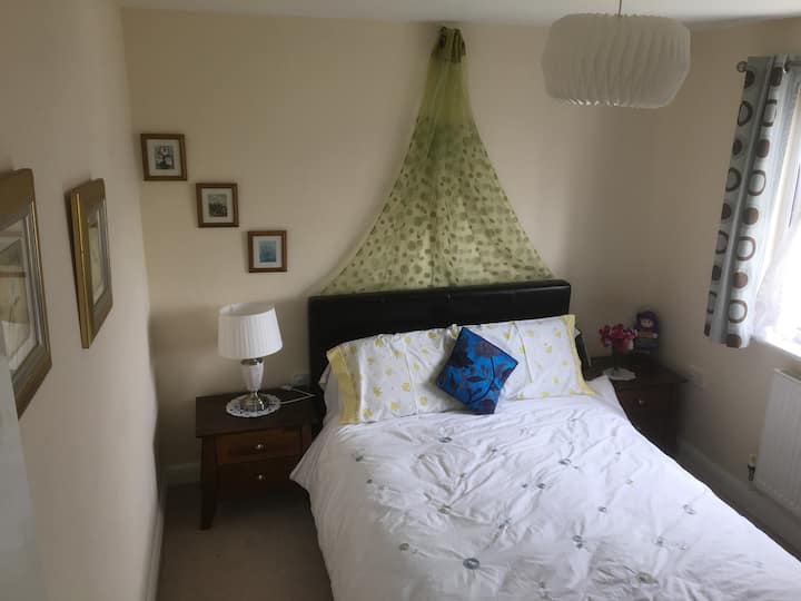 Rooms Overlooking Beautiful Countryside - Carmarthen