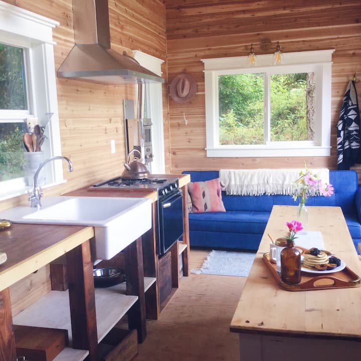 The Tiny House Farmstay At The Chittle Homestead - Gig Harbor