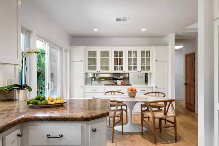 New Home W/private Path To Beach & Jacuzzi. Walk To Everything! Best Location! - Montecito, CA
