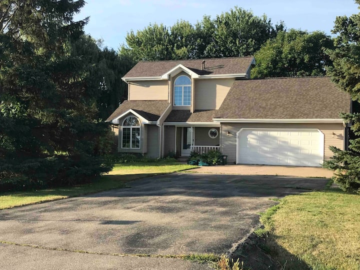 Eaa Housing / 2min From Appleton Airport - Greenville, WI