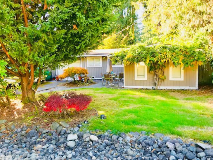 Bungalow With Nearby Public Beach Access. - Sammamish