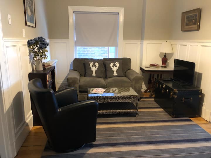 Cozy & Comfortable Apartment In A Perfect Location - Long Island, ME