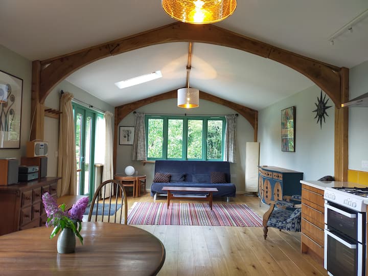 Beautiful Log Cabin Set In Tranquil Surroundings - Pembrokeshire
