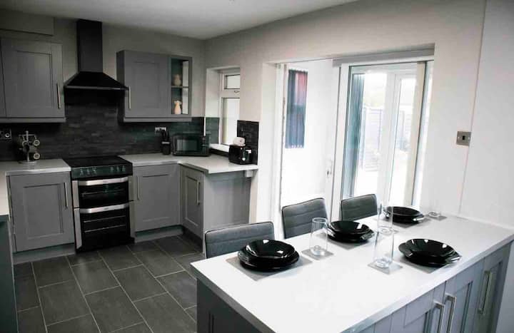 3 Bedroom Luxury Home With Free Drive Parking - Drayton Manor Resort