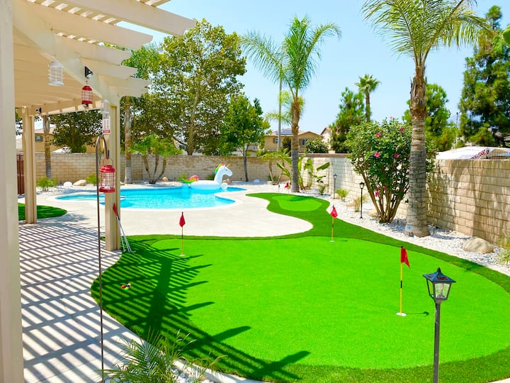 Beautiful 5bdr 3ba Pool House Oasis Near Shops - Fontana, CA