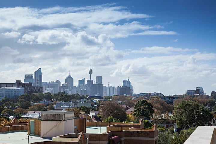 Contemporary Top Floor Apartment - Sydney Cricket Ground