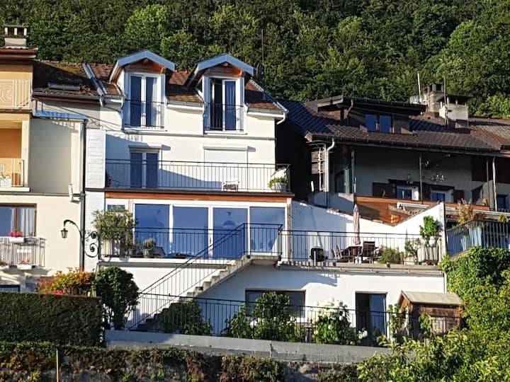 Gerenoveerd Huis In Vissersdorp Met Adembenemend Uitzicht Op Het Meer Van Genève - Thollon-les-Mémises