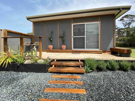 Broulee Holiday Rentals & Airbnb cozycozy