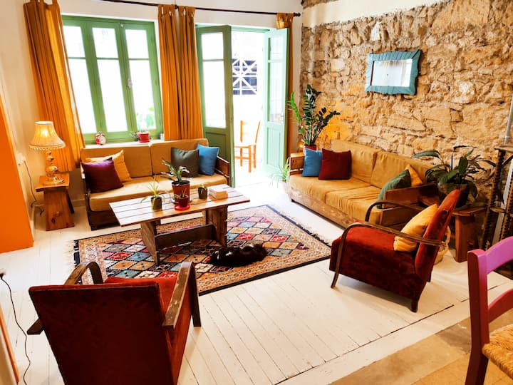 Room With A Saxophone @ Amazing Location - Room 3 - Nicosia