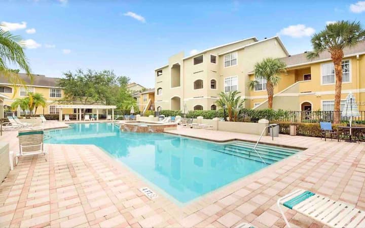 2 Bed Clearwater Vacation Condo. - Clearwater