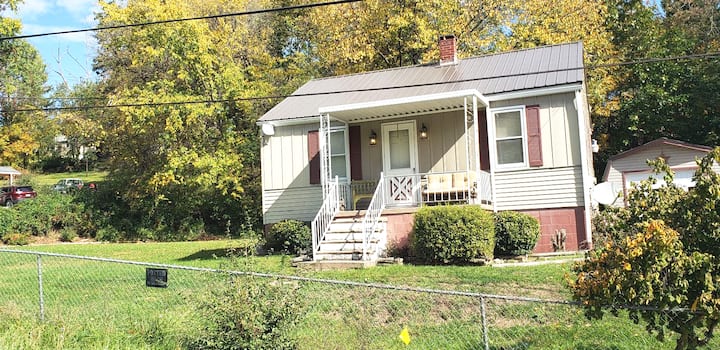 Small, Cheerful House! - Cumberland, MD