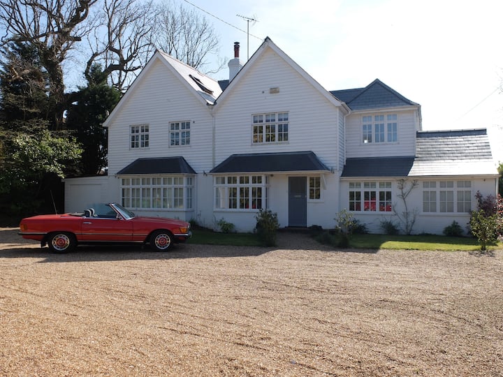 Stunning Home, Owned By Interior Photographer Sleeps 8 - Kent