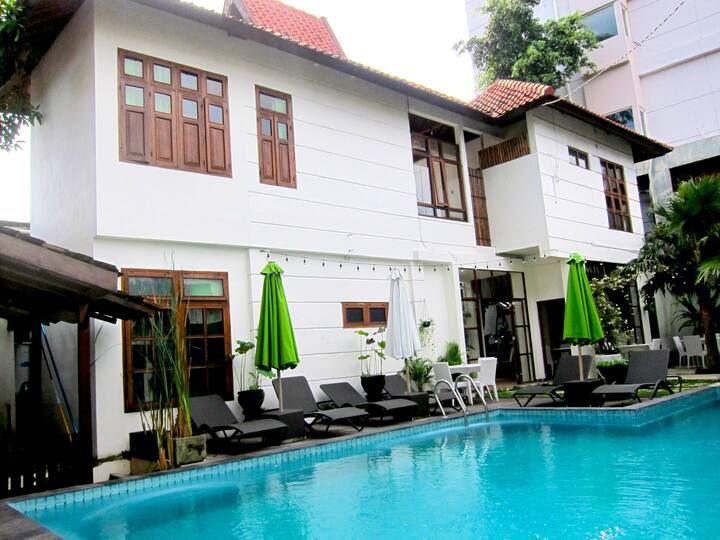 Casa Gabriel 3br 9prs In Town - Yogyakarta
