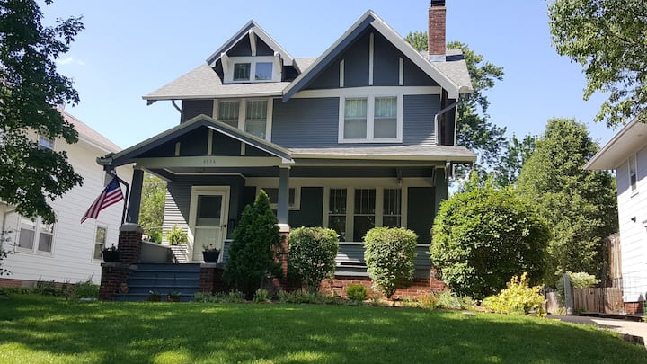 Beautiful Home In Historic Dundee - Bellevue