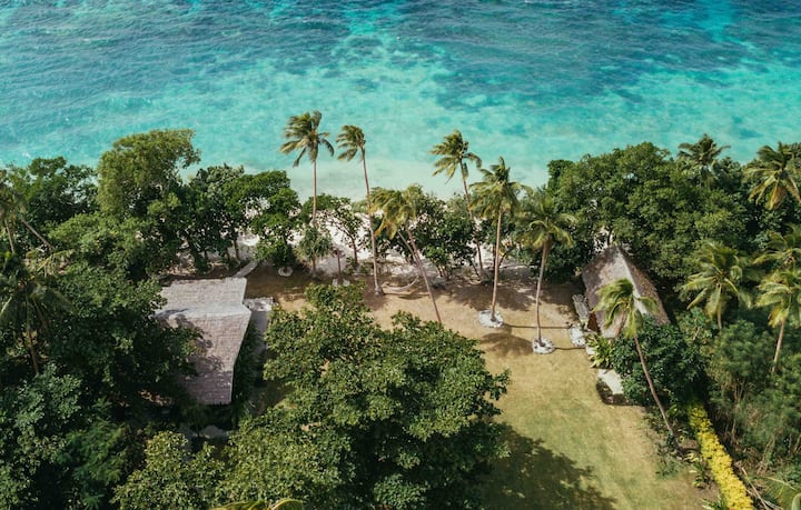 Whispering Palms Beach House - Absolute Beachfront - Vanuatu