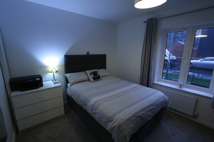 Spacious Room With Double Bed Close To Gatwick - Crawley