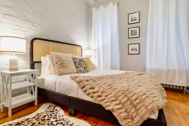 1 Bedroom Perfection On The Upper East Side - Upper West Side - Manhattan