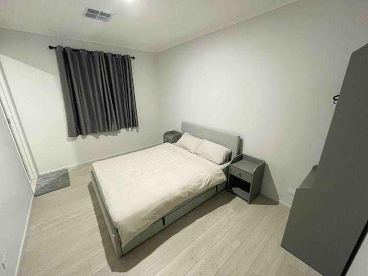 Private Room With Ensuite - 그리넉