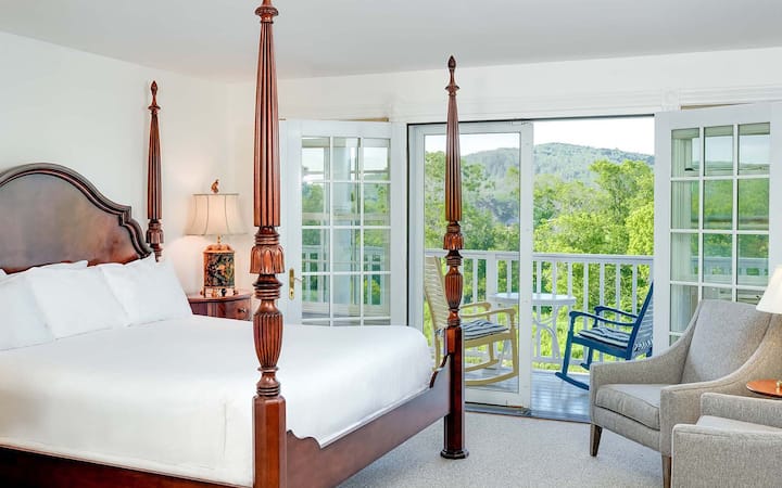 Premium River View King In Boutique Vermont Hotel - Woodstock