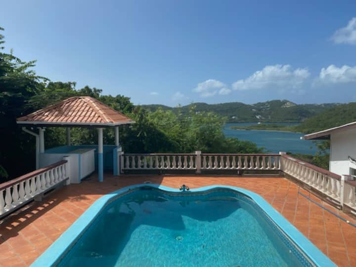 Sunrise Villa (Fort Juedy) - 3beds/2bath - Grenada
