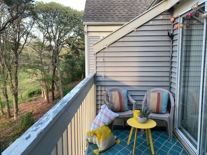 Lovely Cape Condo With Golf Course Views And Pool - Brewster, MA