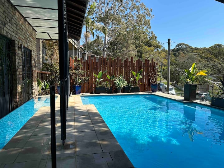 The Retreat - Northern Beaches - Huge House - Pool - Narrabeen