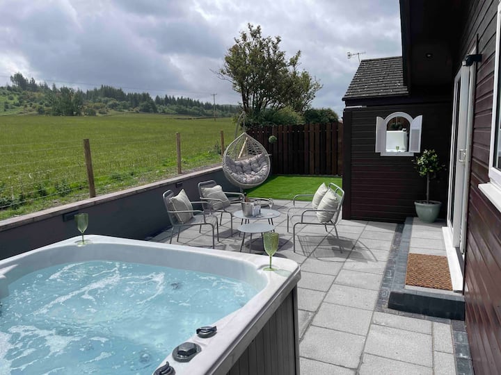 Austin Lodge 12, Deluxe, Hot Tub, Private Garden - Dumfries and Galloway