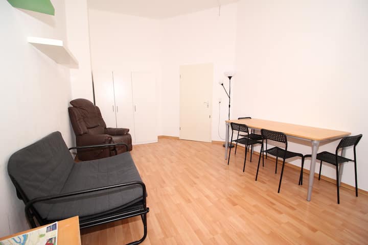 Huge Apartment For Up To 5 Guests / Unique Size - Frankfurt