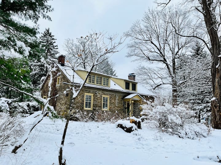 The Stone Cottage Close To Ski & Hiking - Saugerties, NY