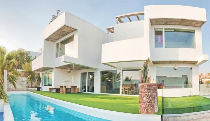 Minimalist Family Villa With Private Infinity Pool - Rincón de la Victoria