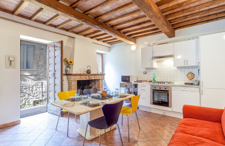 Charming Townhouse In Umbria - Todi