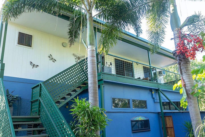Butterfly House Accommodation - 2 Mins From Beach - Magnetic Island