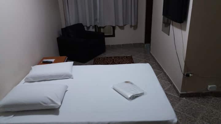 Apartamento 04 Em Hotel. - Paranaguá