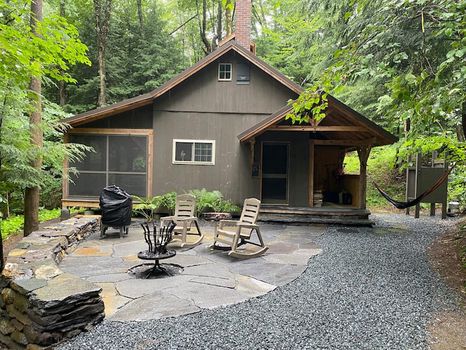 Looking for a vacation rental in Greenfield, MA? Try cozycozy