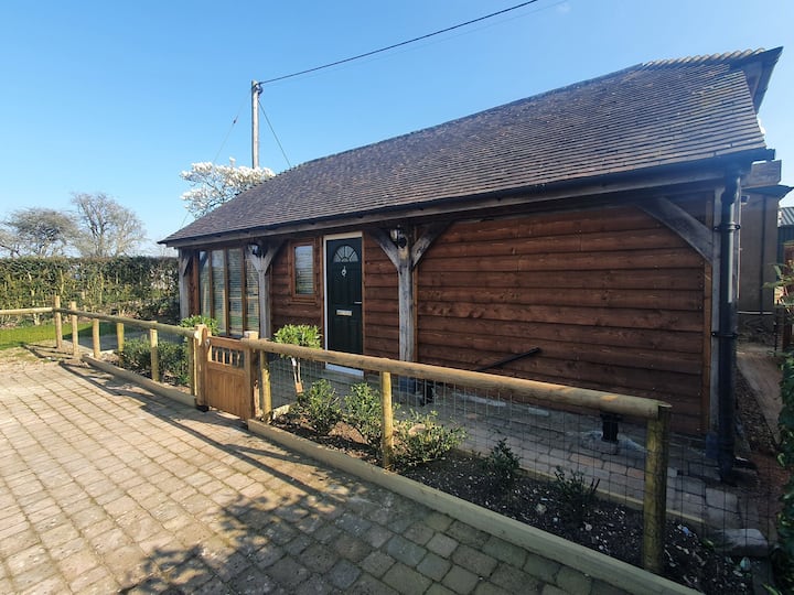 Luxury Countryside Wooden Lodge - Adults Only - Petersfield