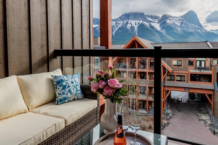 Spacious Luxury Penthouse, Stunning Mountain Views - Canmore