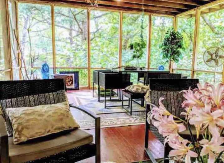 Woodland & Beach 3bd In Miller: Fairy Forest Theme - Indiana Dunes National Park