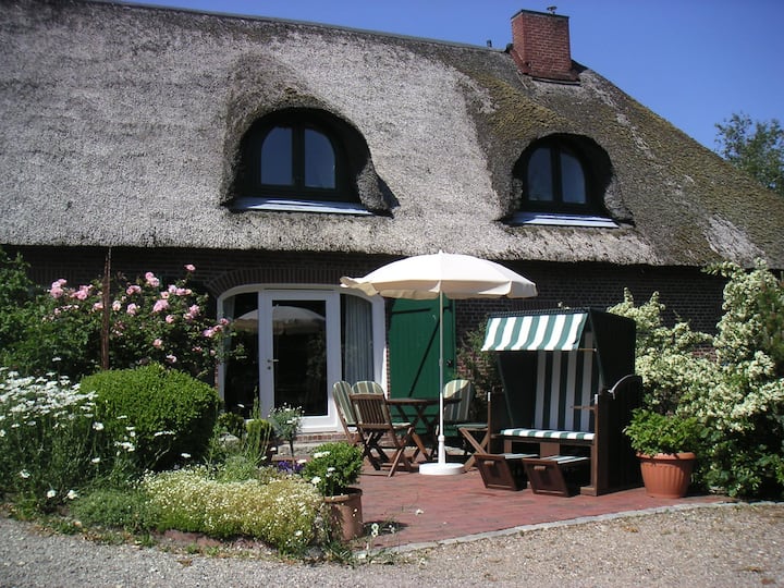 Thatched Holiday Flat - Vollerwiek