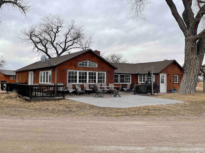 Grand View Ranch - Main Lodge - Scotts Bluff National Monument