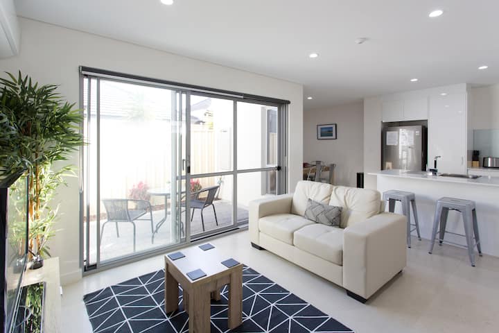 Modern Apartment - 11km From Perth Cbd - 킹슬리