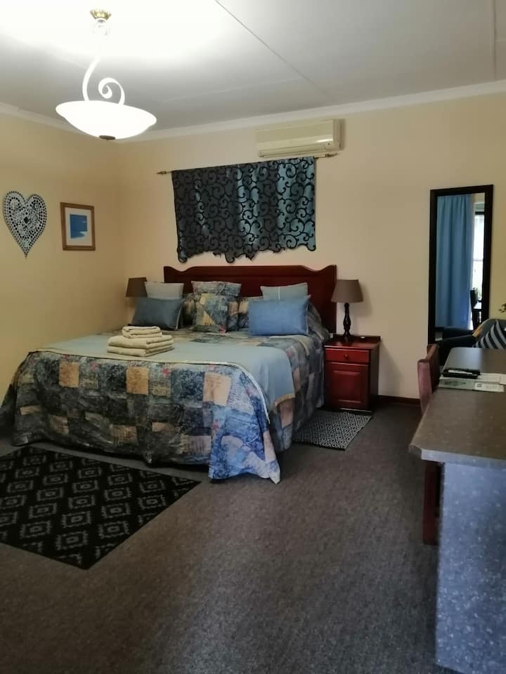 Fully Furnished Self Catering - Witbank