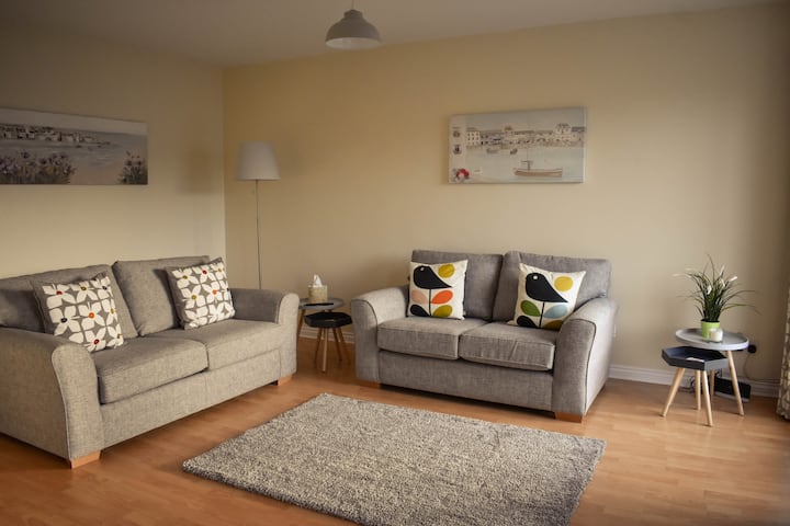 Modern Spacious Apartment - Perfect Location - Coleraine