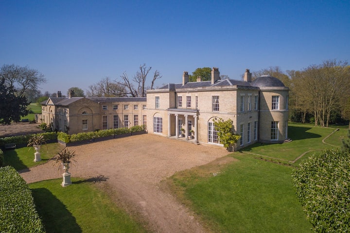 Stay In A Stunning Historic Suffolk Mansion - Lowestoft