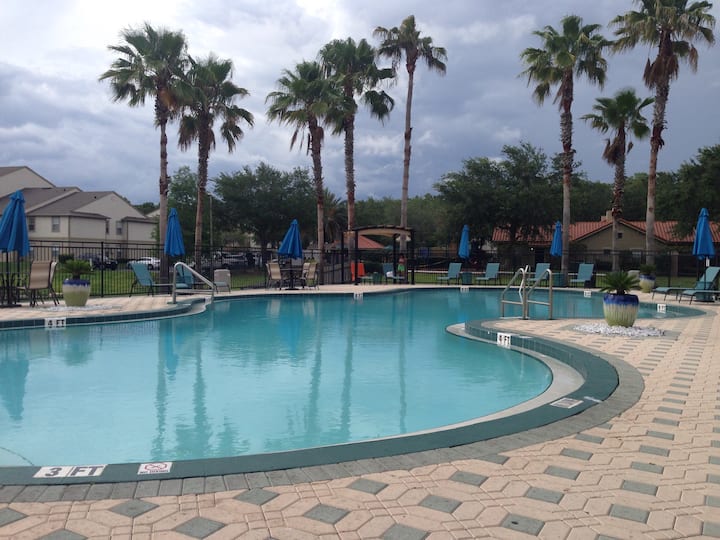Sunny, Clean And Cozy Disney Condo - Flamingo Waterpark Resort, Kissimmee