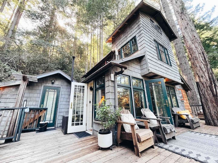 Unique Treehouse Cabin, Hot Tub, Hi-spd Wi-fi - Russian River, CA